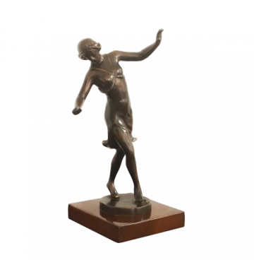 80023 dancingladybrassstatueemblist2014 2